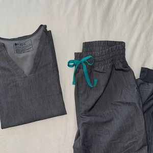 FIGS scrubs set in graphite